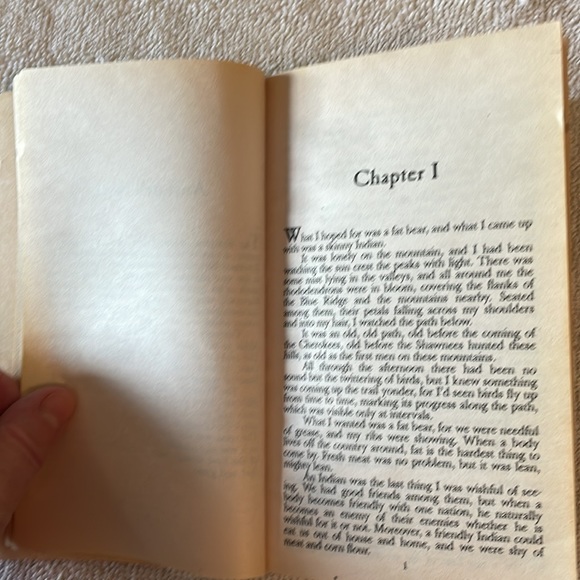 📚2/$6  2-Book Bundle Louis L’Amour : The Sacketts Series - Picture 9 of 16